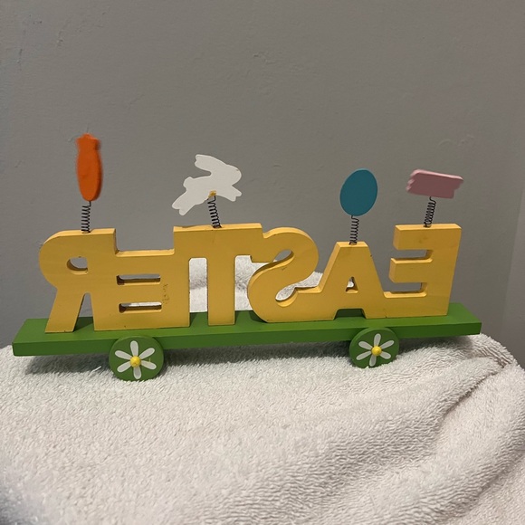 VINTAGE WOOD EASTER SIGN ON WHEELS - Picture 5 of 6
